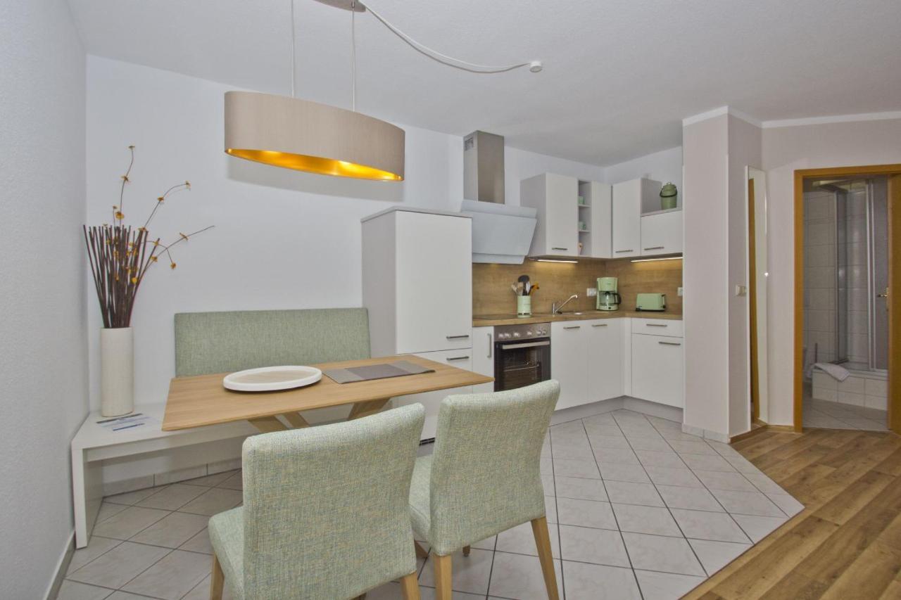 Ferienwohnung Mit Balkon, Gratis Nutzung Vom Ahoi Erlebnisbad Und Sauna In Sellin - Haus Strandeck Fewo 07 奥斯特巴德·哥伦 客房 照片