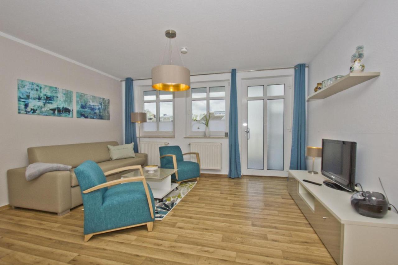Ferienwohnung Mit Balkon, Gratis Nutzung Vom Ahoi Erlebnisbad Und Sauna In Sellin - Haus Strandeck Fewo 07 奥斯特巴德·哥伦 外观 照片